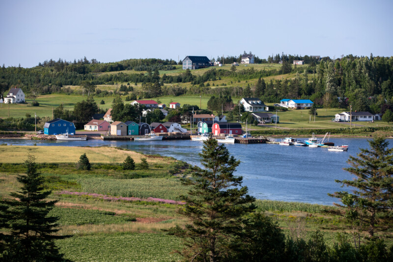 French River in Prince Edward Island — Beautiful Scenic Fishing village in Prince Edward Island, Canada — Complementary Colors, Prince Edward Island, Canada,...