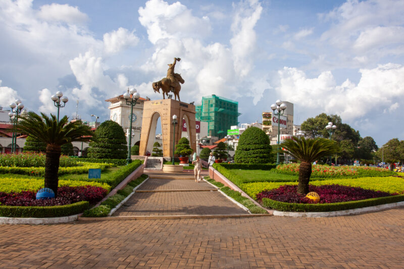 Vietnam1507 — Complementary Colors, Vietnam, Ho Chi Minh City