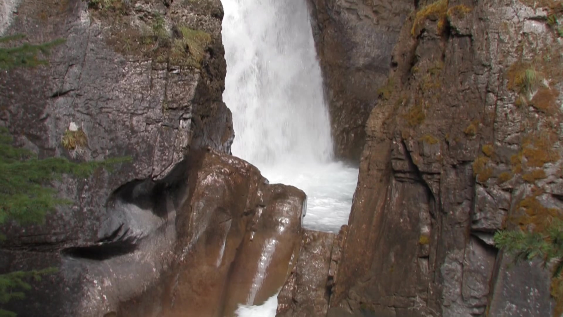 Waterfalls in Johnson Canyon