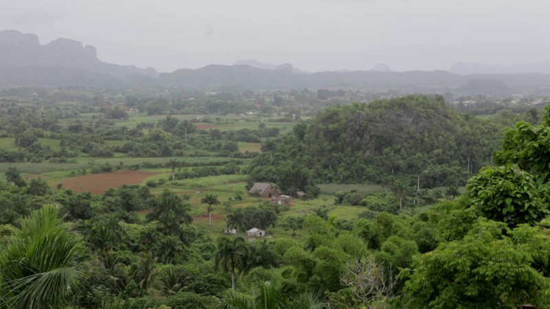 Scenic View in Cuba — Beautiful countryside view in rural CubaKeywords: Cuba, Cuban, Cuban Tour, Cuban countryside, country tour, farms, fields, mountains, s...