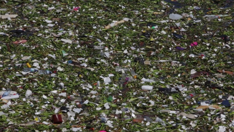 Pollution on Shoreline — Stock Video Footage of Pollution and trash in OceanKeywords: pollution, trash, litter, plastic, garbage, debris, Rubbish, no people