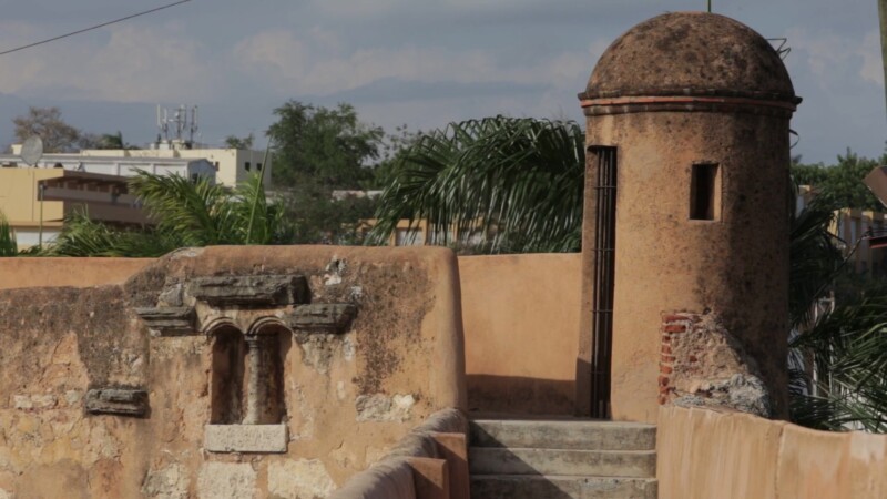 Gard House on Old City Wall — Stock Video Footage of the Dominican Republic: Guard house on the old city wall of the Spanish Colonial city in Santo Domingo. ...