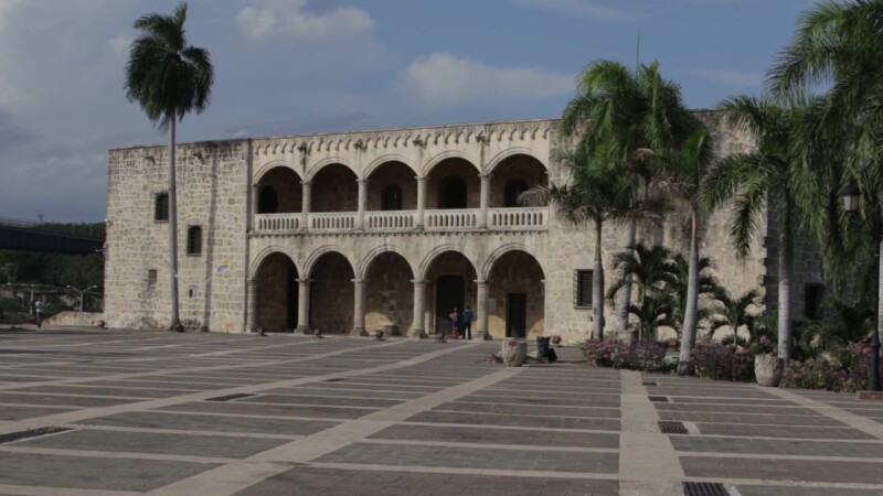 Alcazar De Colon, Santo Domingo — Stock Video Footage of the Dominican Republic: Long shot of museum Alcazar De Colon in the old Spanish Colonial city in San...