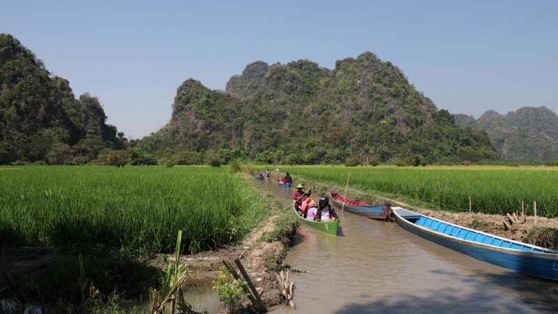 Boat Ride for Tourists to Kaw Gon Cave in Myanmar