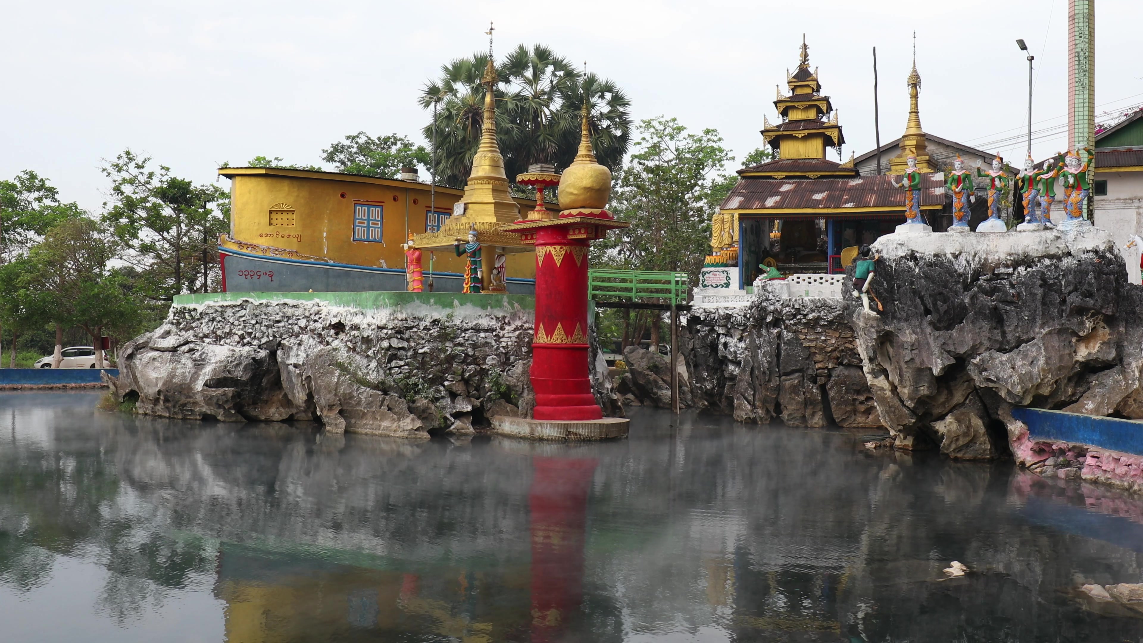 Kaw Gon Cave in Myanmar