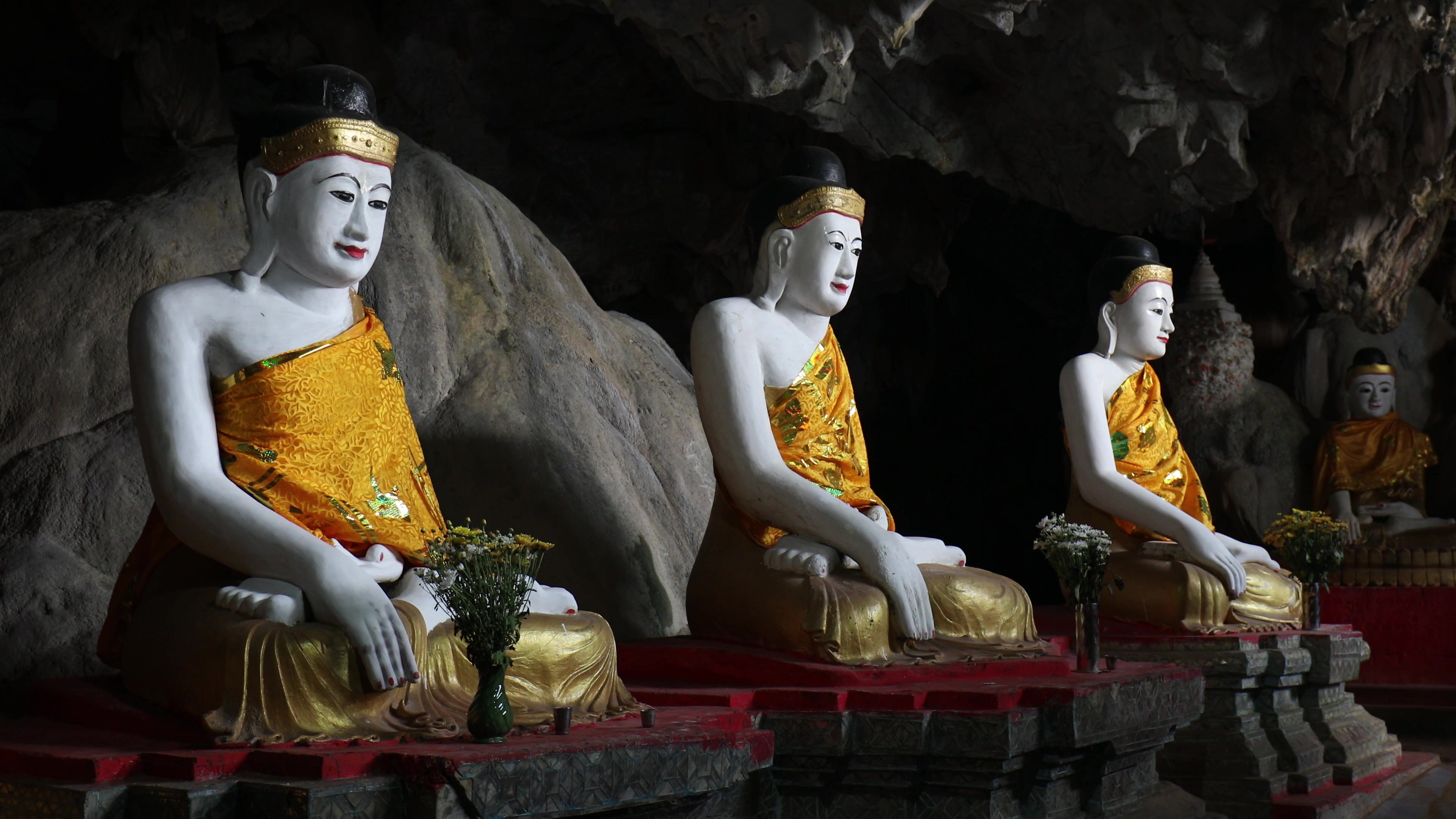 Kaw Gon Cave in Myanmar
