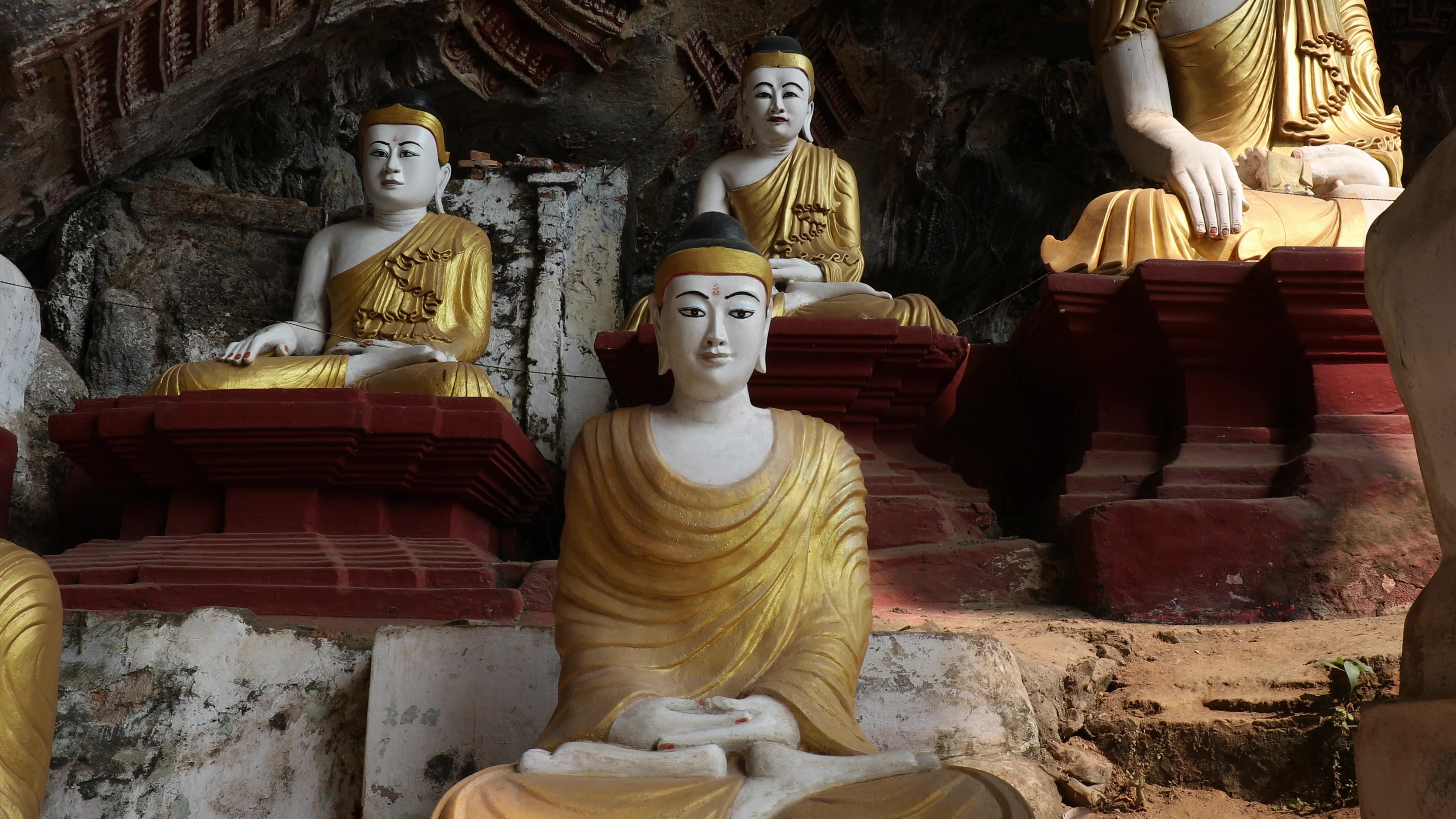 Kaw Gon Cave in Myanmar