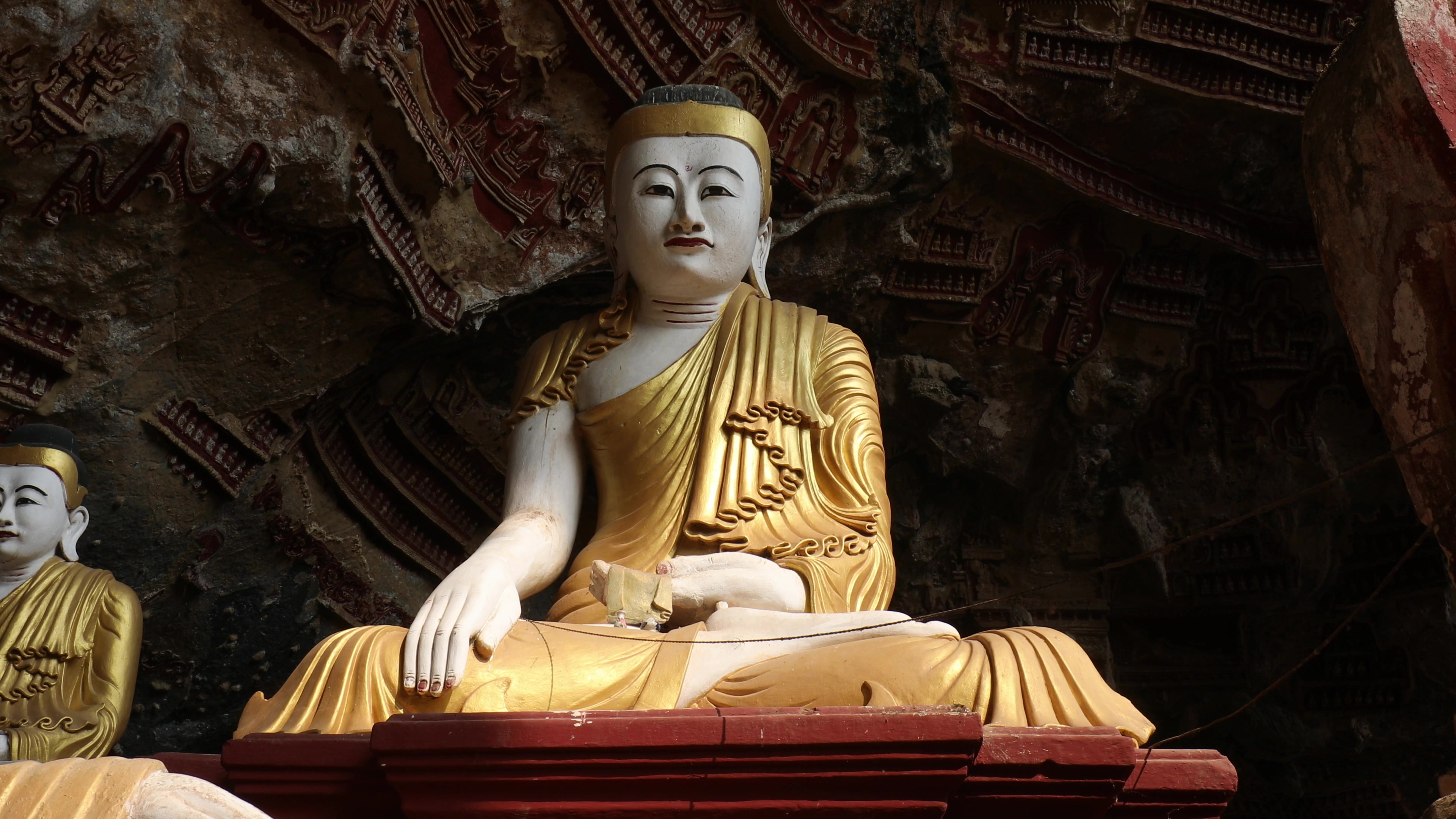 Kaw Gon Cave in Myanmar