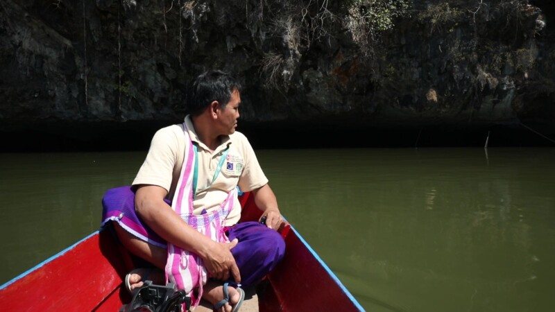 Boat Ride for Tourists to Kaw Gon Cave in Myanmar