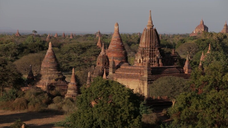Ancient Buddhist Temples at Bagan, Myanmar — Stock Video Footage of Bagan, Burma: Historical Buddhist Temple Ruins of Bagan, Myanmar, in Morning LightKeyword...