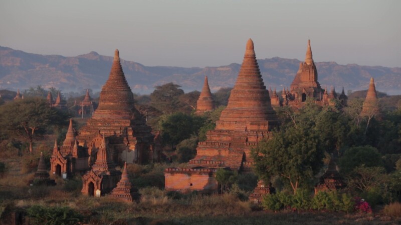 Ancient Buddhist Temples at Bagan, Myanmar — Stock Video Footage of Bagan, Burma: Historical Buddhist Temple Ruins of Bagan, Myanmar, in Morning LightKeyword...