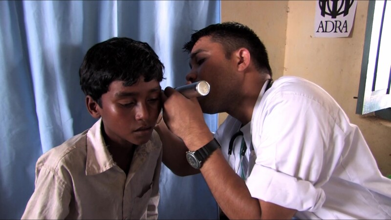 Medical Exam — People displaced by flooding see the doctor at the IDP campKeywords: Nepal, IDP, Internally Displaced