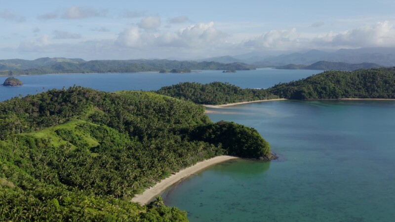 Drone Flyover of Philppines Coast — Drone footage of coastline of rural PhilippinesKeywords: Drone, Flyover, Aerial Video, Philippines, sea, ocean, coast, Sc...