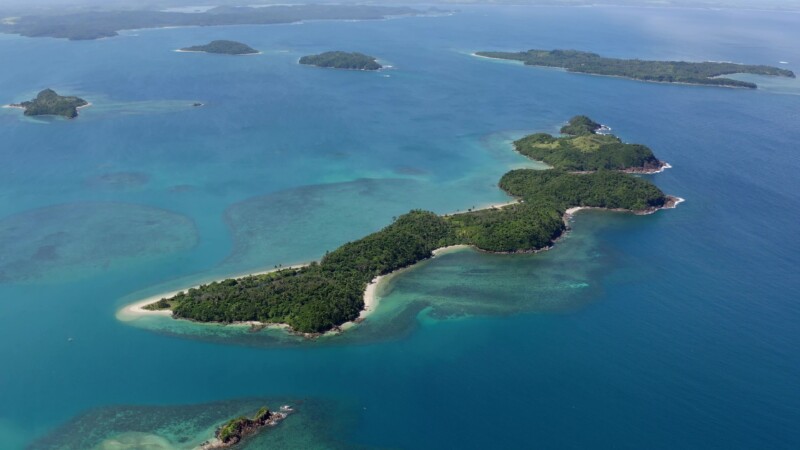 Small Islands in the Philippines — Drone flys over small islands. — Drone, Flyover, Aerial Video, Philippines, sea
