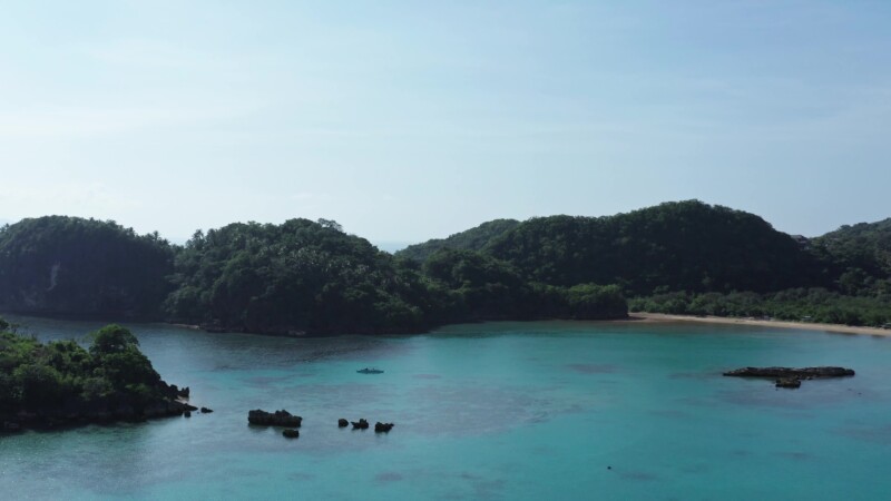 Drone Flyover of Philppines Coast — Drone footage of coastline of rural PhilippinesKeywords: Drone, Flyover, Aerial Video, Philippines, sea, ocean, coast, Sc...