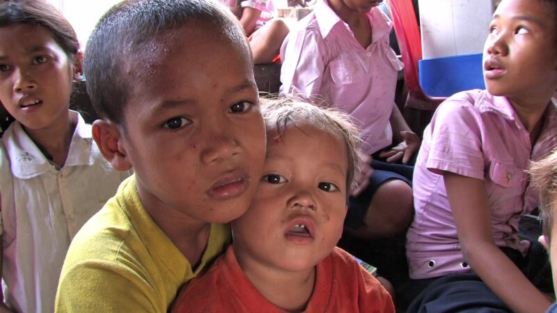 SEAsia V1 0015 — Poverty, Shantytown, slum, squatter Settlement, children