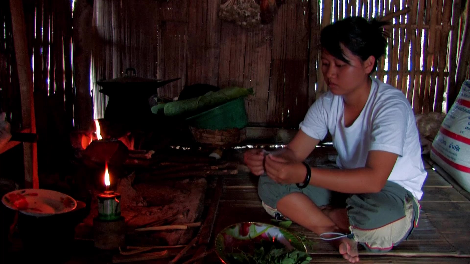Girl in Thailand Cooks