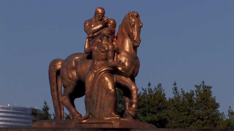 DC Sculpture — A sculpture on the Arlington Memorial Bridge in Washington, DCKeywords: Stock Footage, USA, United States, Washington, DC, Capital