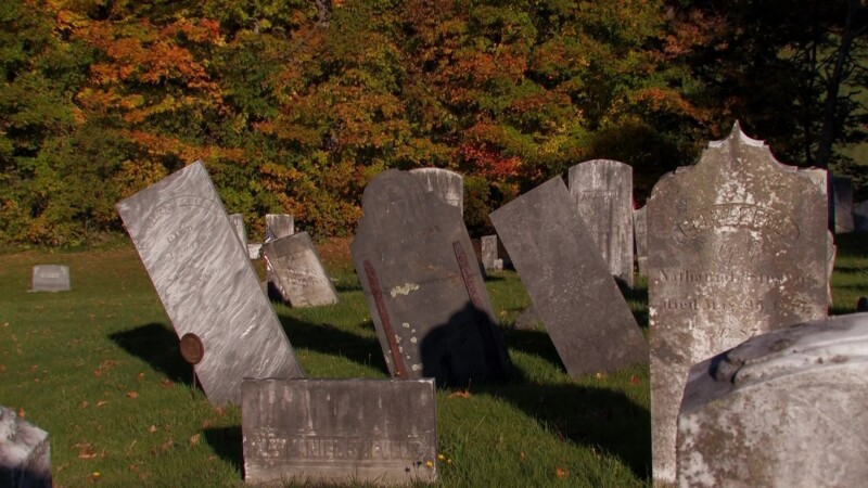 Vermont in the Fall — Stock video footage of tombstones in a typical old cemetery in Vermont. — Stock Footage, USA, United States, Vermont, graveyard