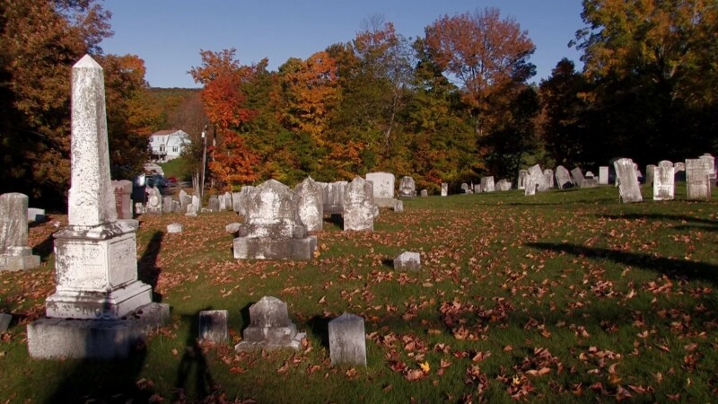 Vermont in the Fall — Stock video footage of tombstones in a typical old cemetery in Vermont. — Stock Footage, USA, United States, Vermont, graveyard