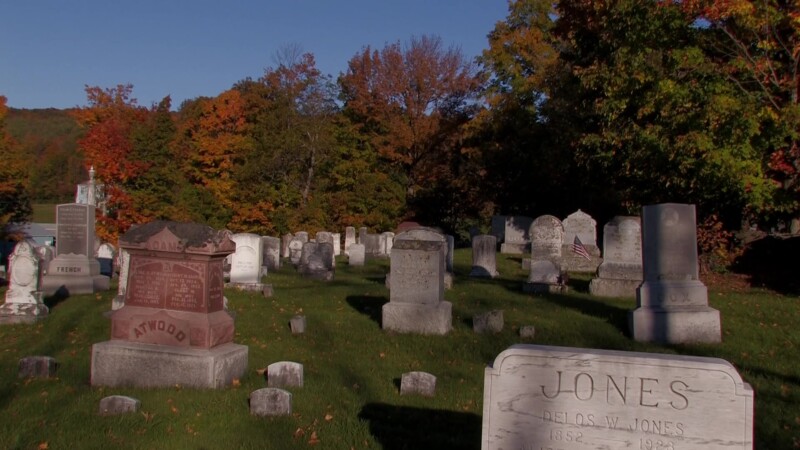 Vermont in the Fall — Stock video footage of tombstones in a typical old cemetery in Vermont. — Stock Footage, USA, United States, Vermont, graveyard
