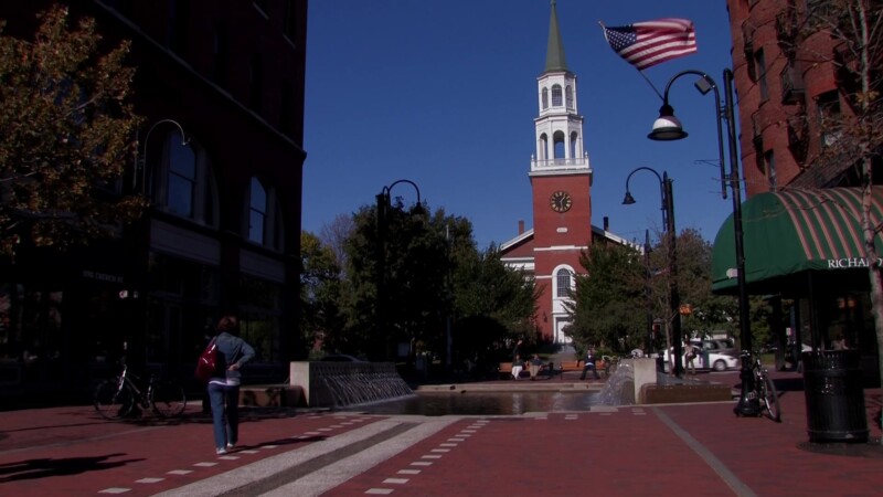 Vermont in the Fall — Church in BurlingtonKeywords: Stock Footage, USA, United States, Vermont, New England