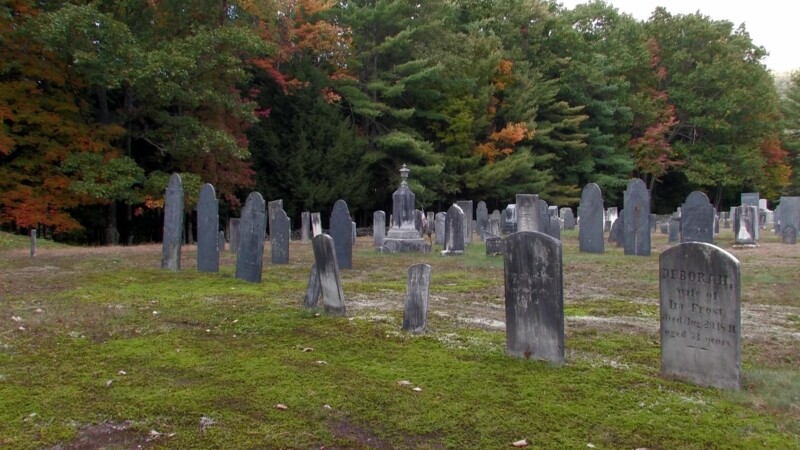 Vermont in the Fall — Old Cemetary in VermontKeywords: Stock Footage, USA, United States, Vermont, New England, graveyard, death, toombstones