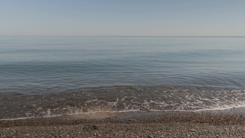 Lake Ontario Beach — Waves kiss the shore on Lake OntarioKeywords: Canada, Scenic, Ontario
