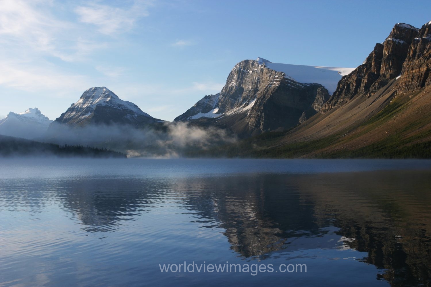 Stock Images of Lakes: Bow Lake in Banff national Park, Alberta, Canada in Early morning Light
