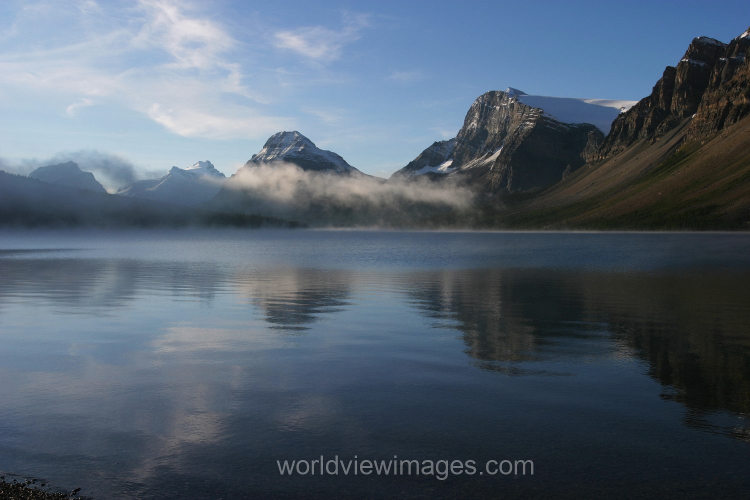 Stock Images of Lakes: Bow Lake in Banff national Park, Alberta, Canada in Early morning Light