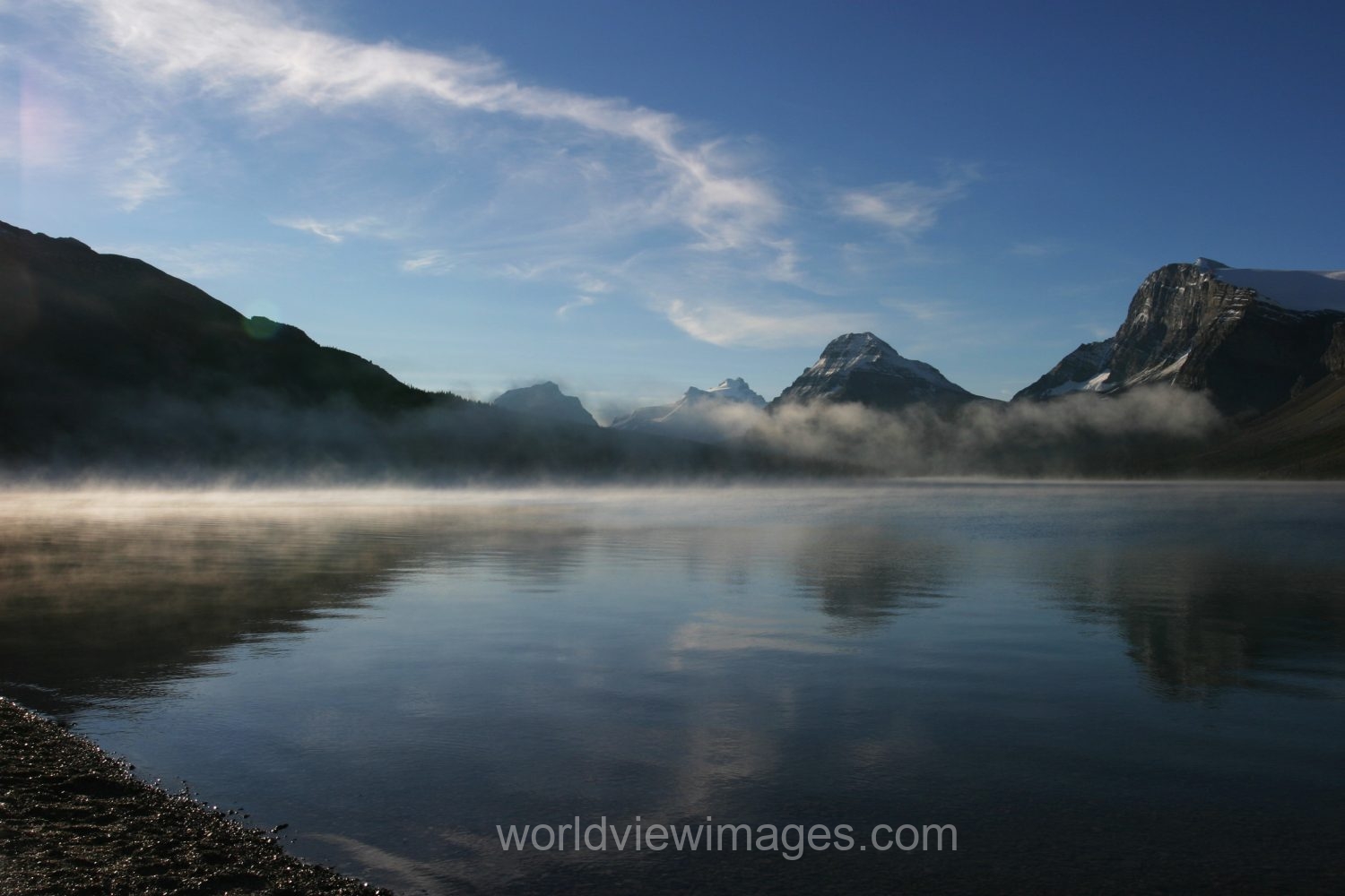 Stock Images of Lakes: Bow Lake in Banff national Park, Alberta, Canada in Early morning Light