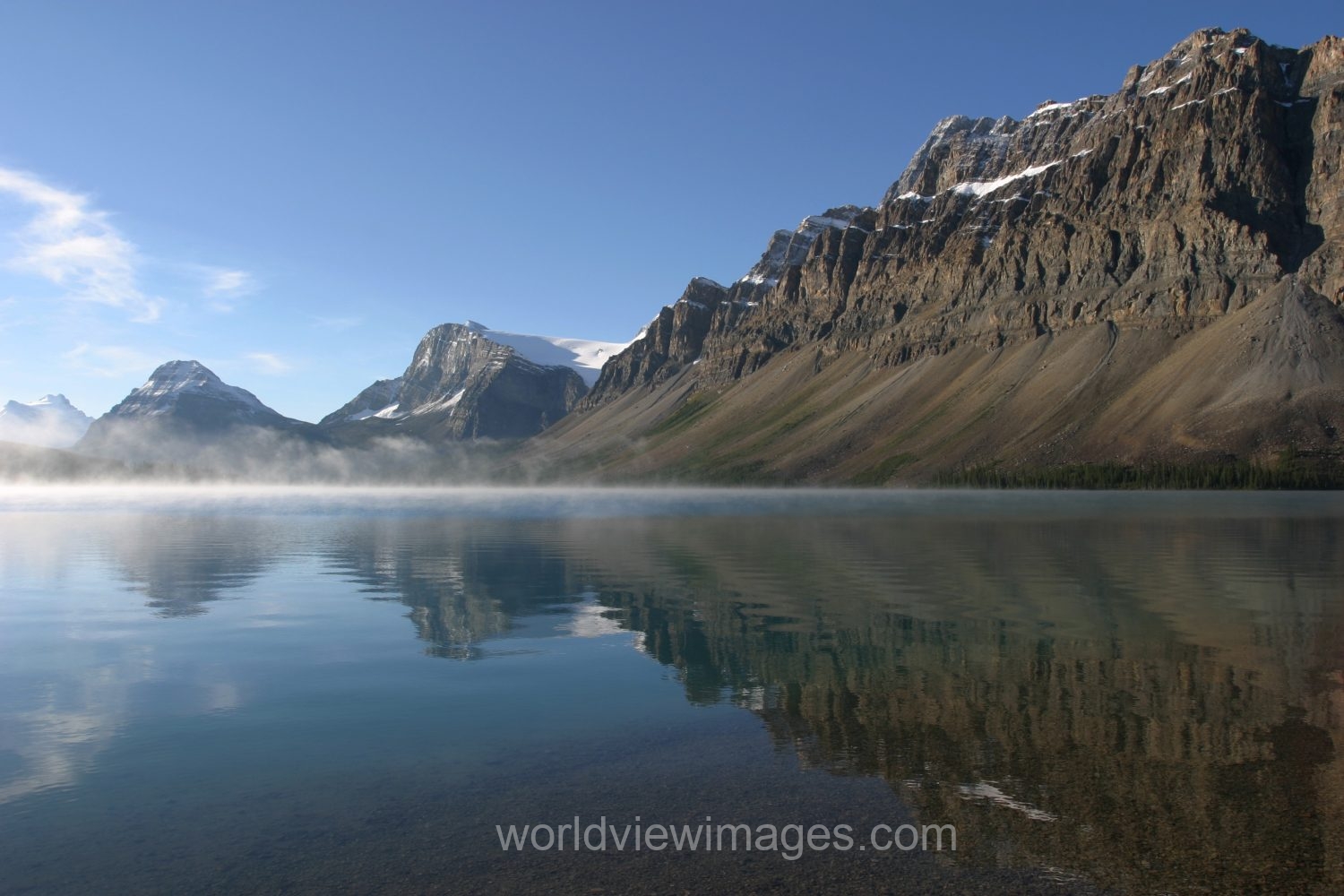 Stock Images of Lakes: Bow Lake in Banff national Park, Alberta, Canada in Early morning Light