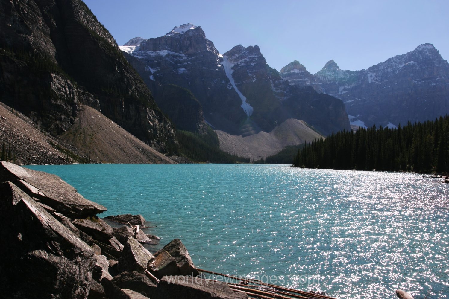 Stock Images of Lakes: Moraine Lake in Banff National Park in Alberta, Canada