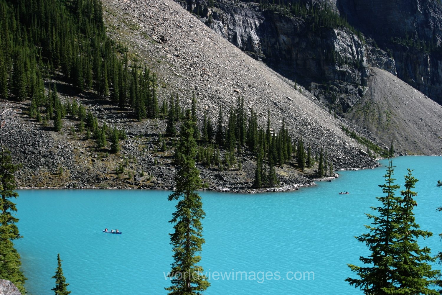 Stock Images of Lakes: Moraine Lake in Banff National Park in Alberta, Canada