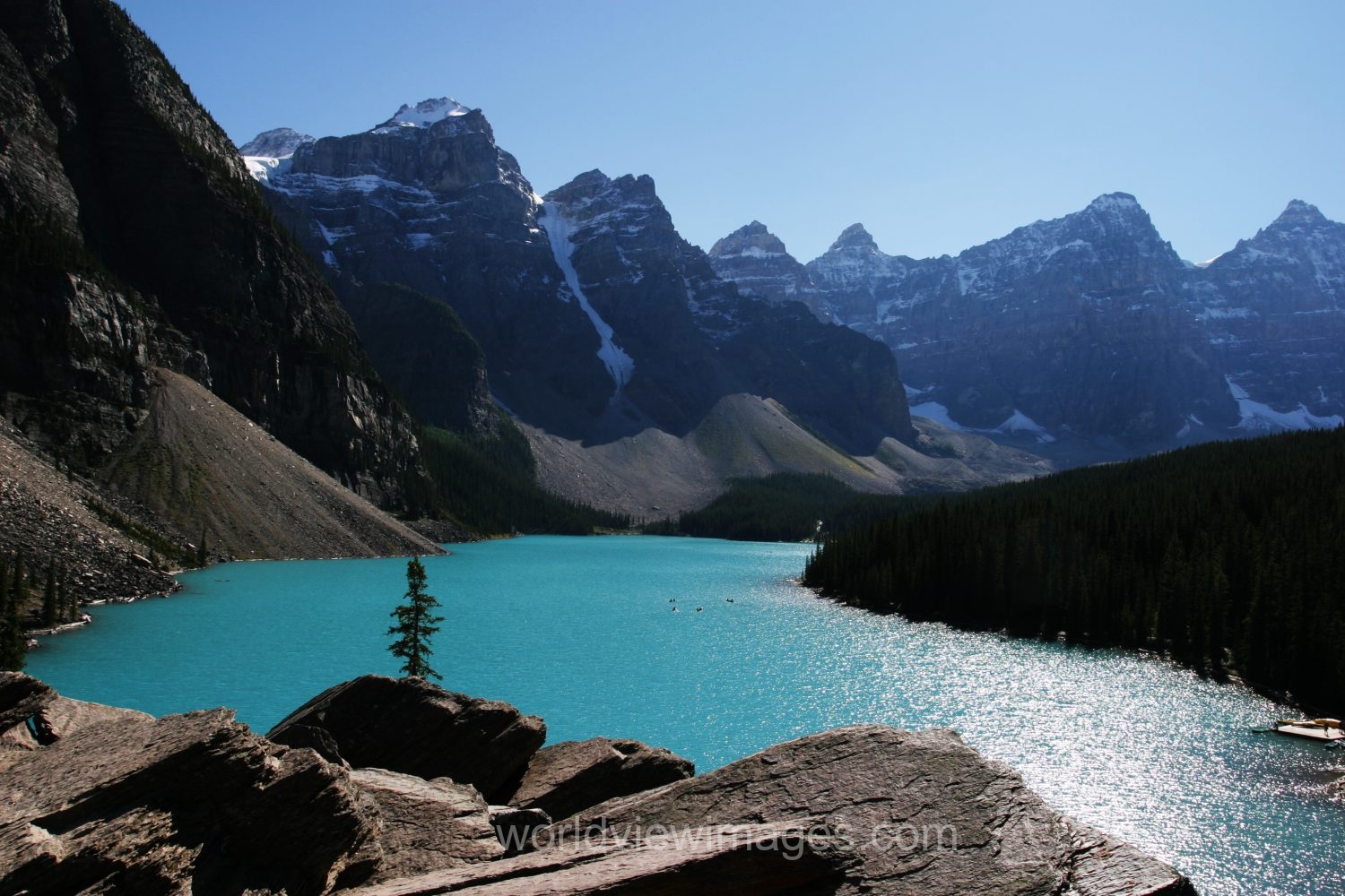 Stock Images of Lakes: Moraine Lake in Banff National Park in Alberta, Canada