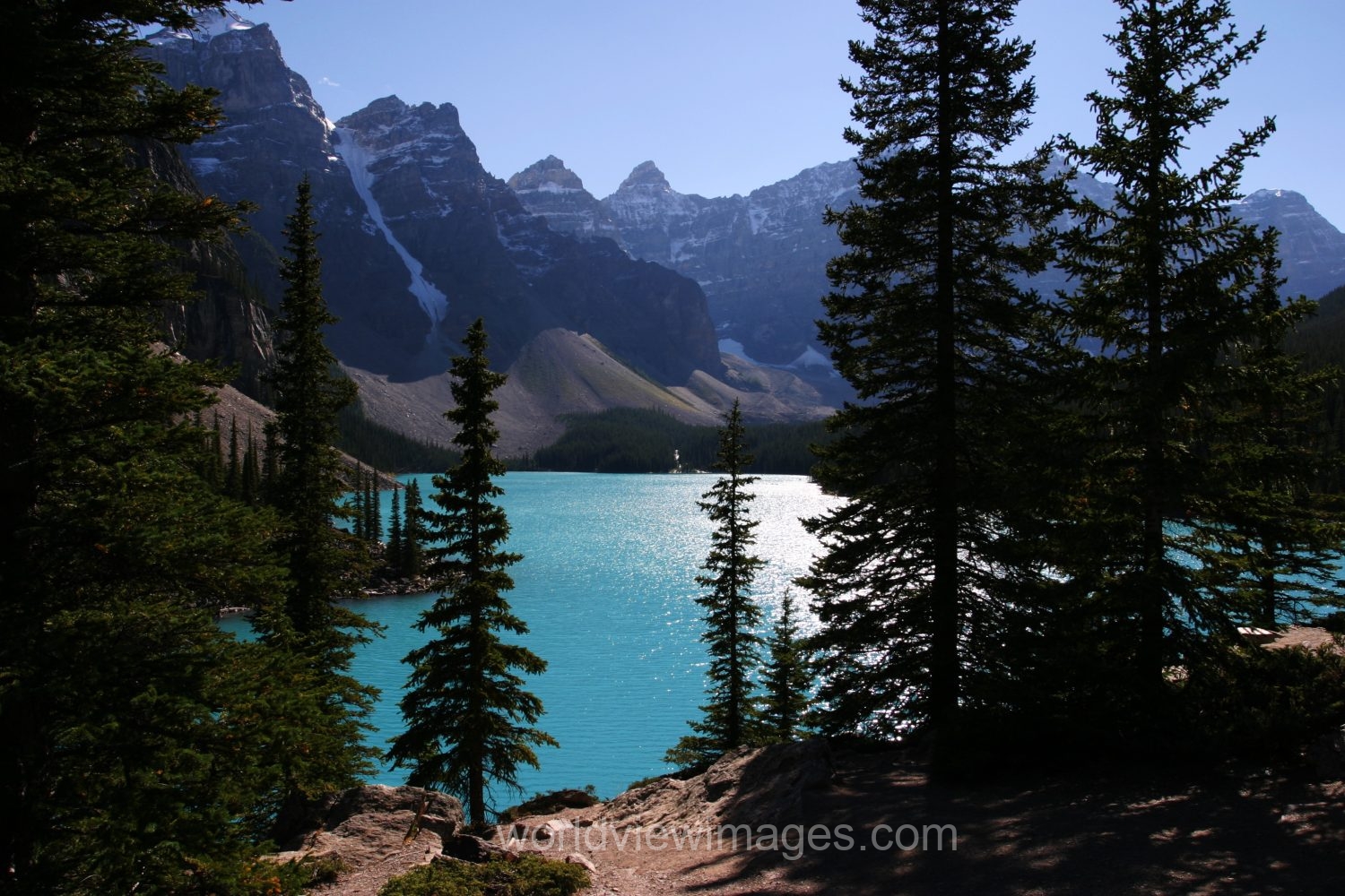 Stock Images of Lakes: Moraine Lake in Banff National Park in Alberta, Canada
